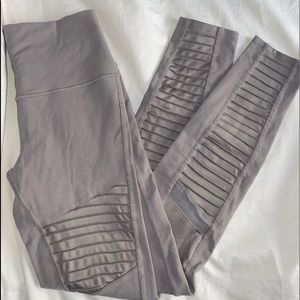 ALO YOGA Moto Leggings